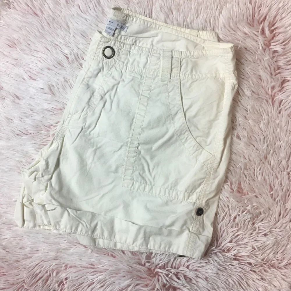 GAP SHORT - Picture 4 of 5